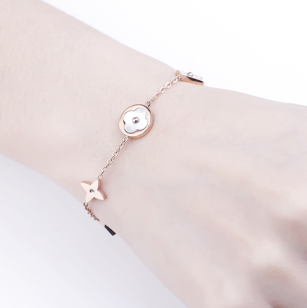 Fashion Trend Four-Leaf Flower-Shaped Shell Stitching Pendant Bracelet Rose Gold Thin Chain Titanium Steel Jewelry