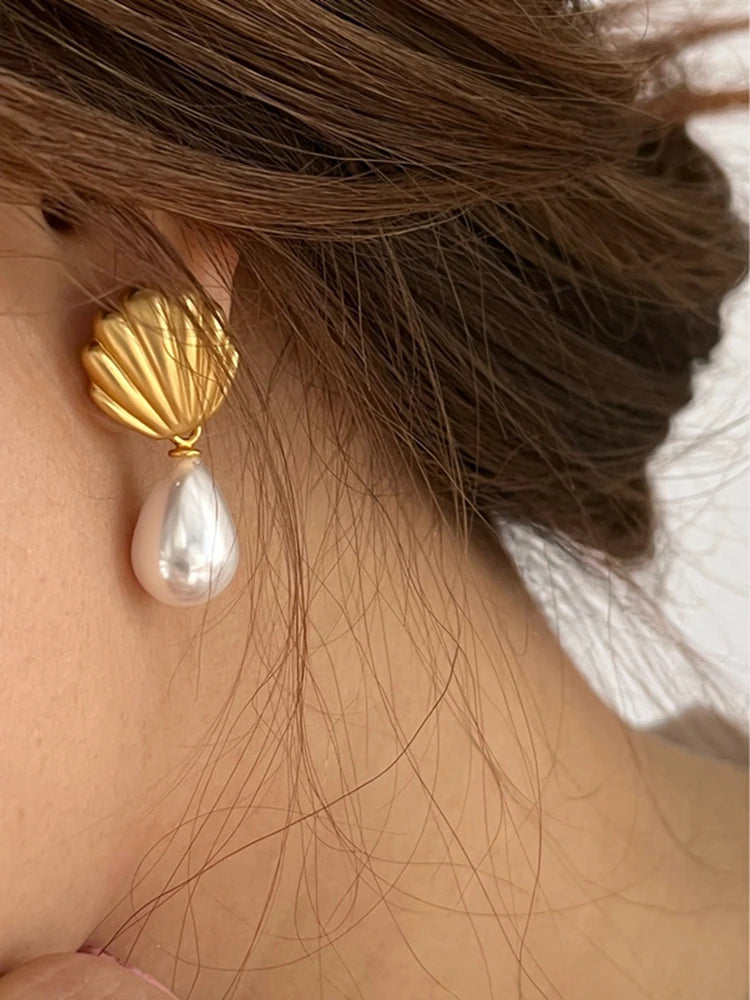 New Fashion Frosted Shell Pearl Dangle Earrings for Women Ms French Style Vintage Jewelry Pendant Gifts