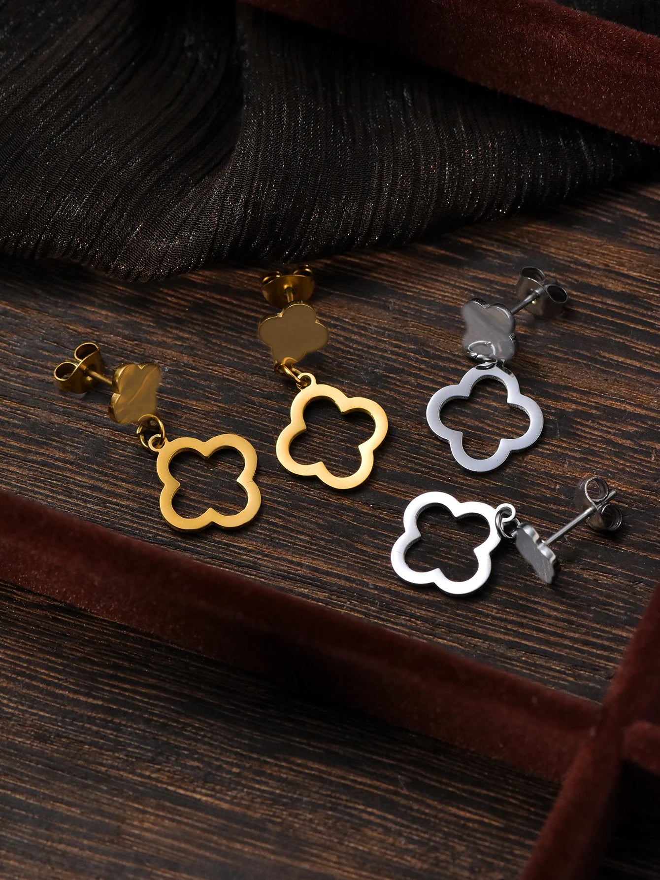 🍀 Vintage Clover Earrings - Matte Stainless Steel Daily Wear for Women