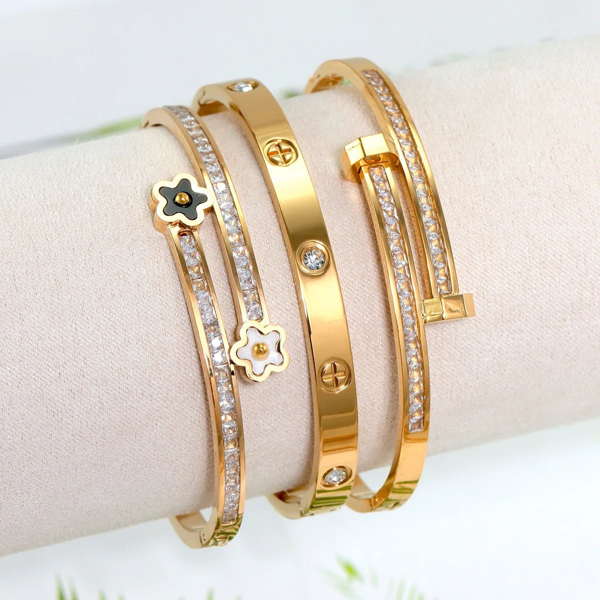 stainless Steel Clover Flower Cross Nail Bracelet for Women Leisure Wedding Jewelry Party Holiday Valentine
