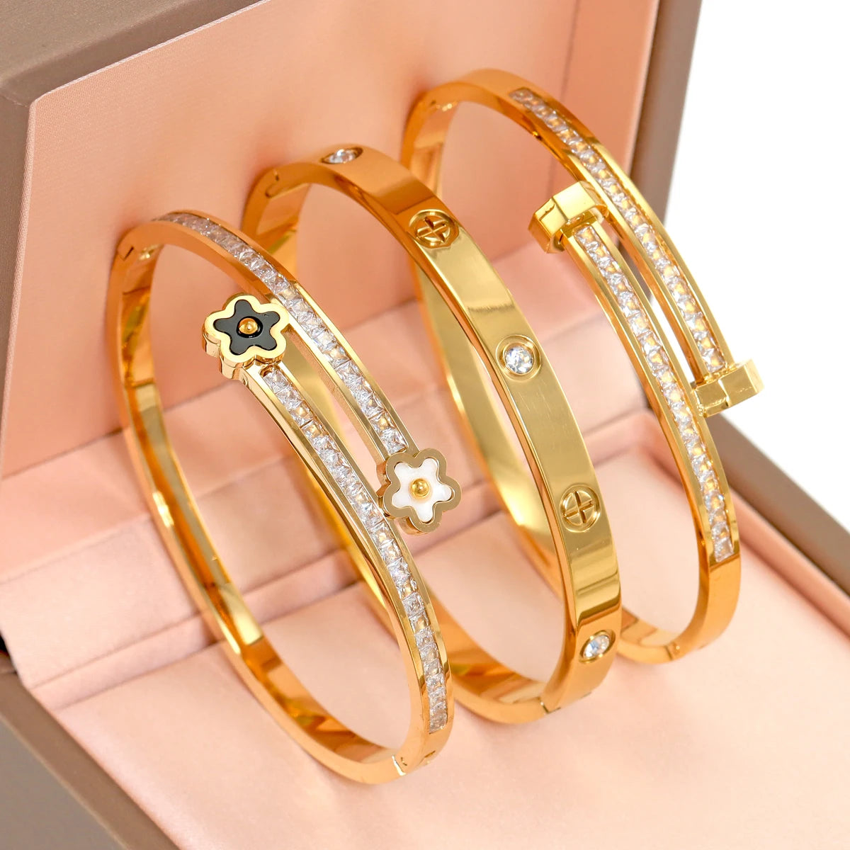 stainless Steel Clover Flower Cross Nail Bracelet for Women Leisure Wedding Jewelry Party Holiday Valentine