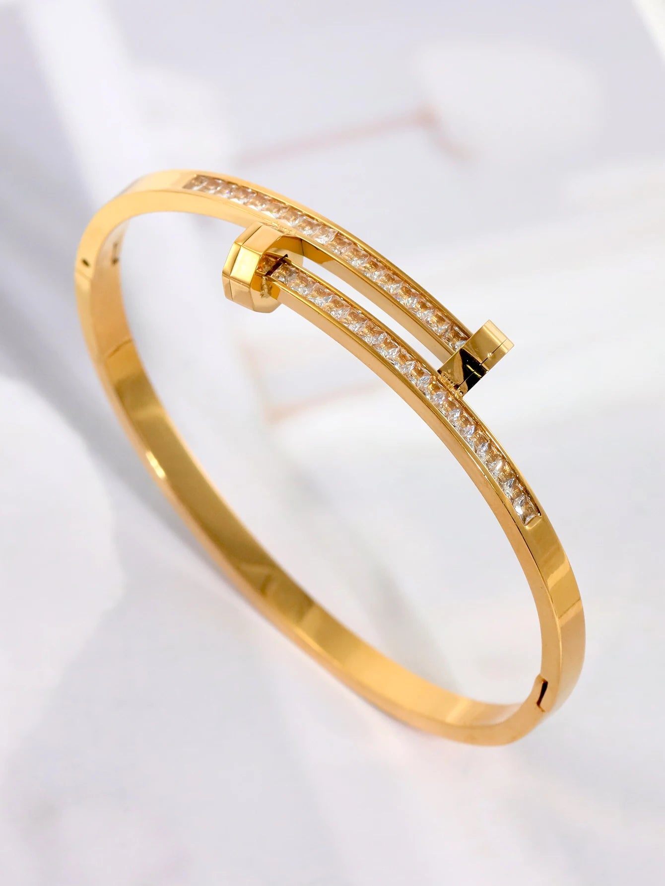 stainless Steel Clover Flower Cross Nail Bracelet for Women Leisure Wedding Jewelry Party Holiday Valentine
