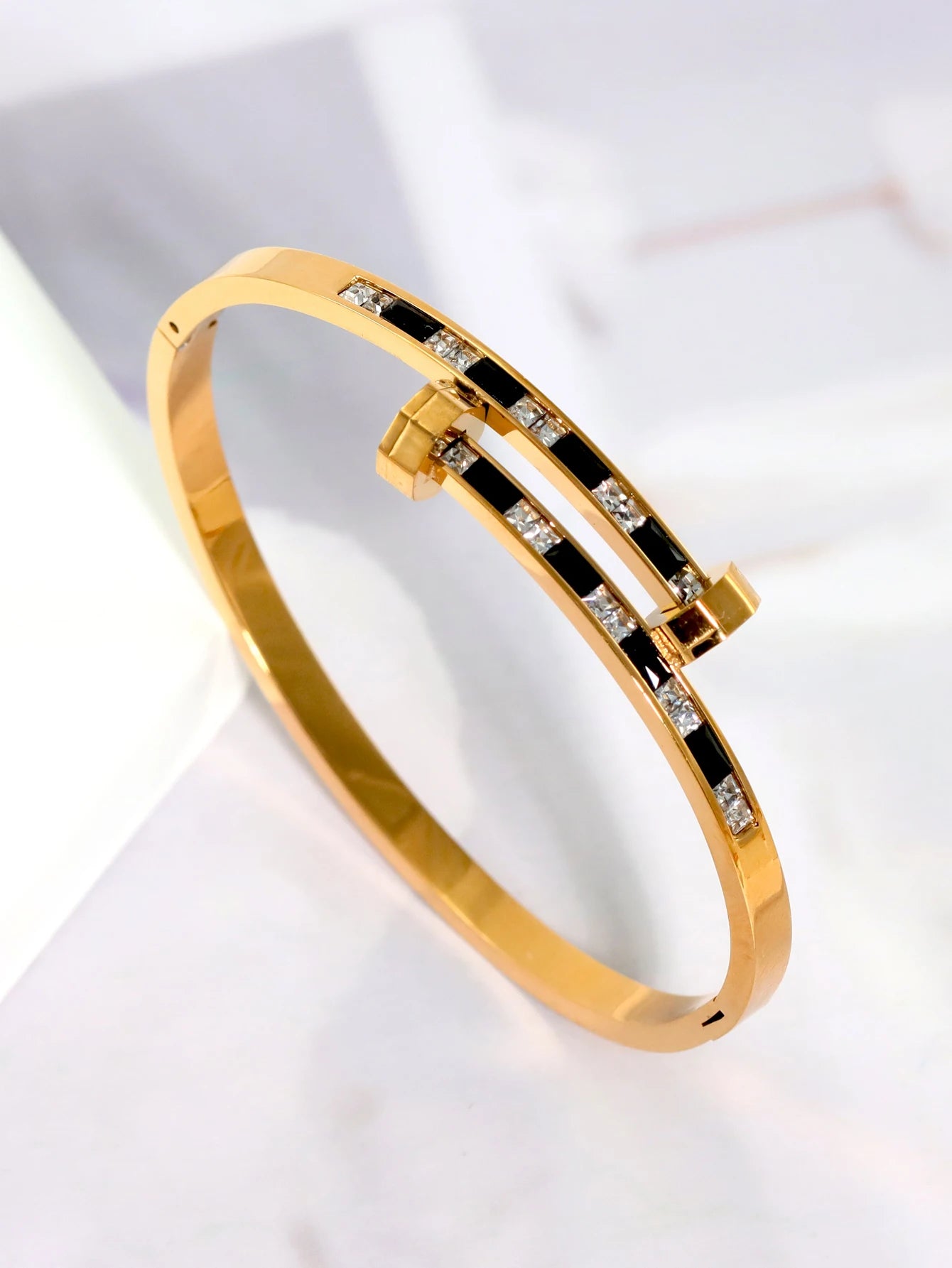 stainless Steel Clover Flower Cross Nail Bracelet for Women Leisure Wedding Jewelry Party Holiday Valentine