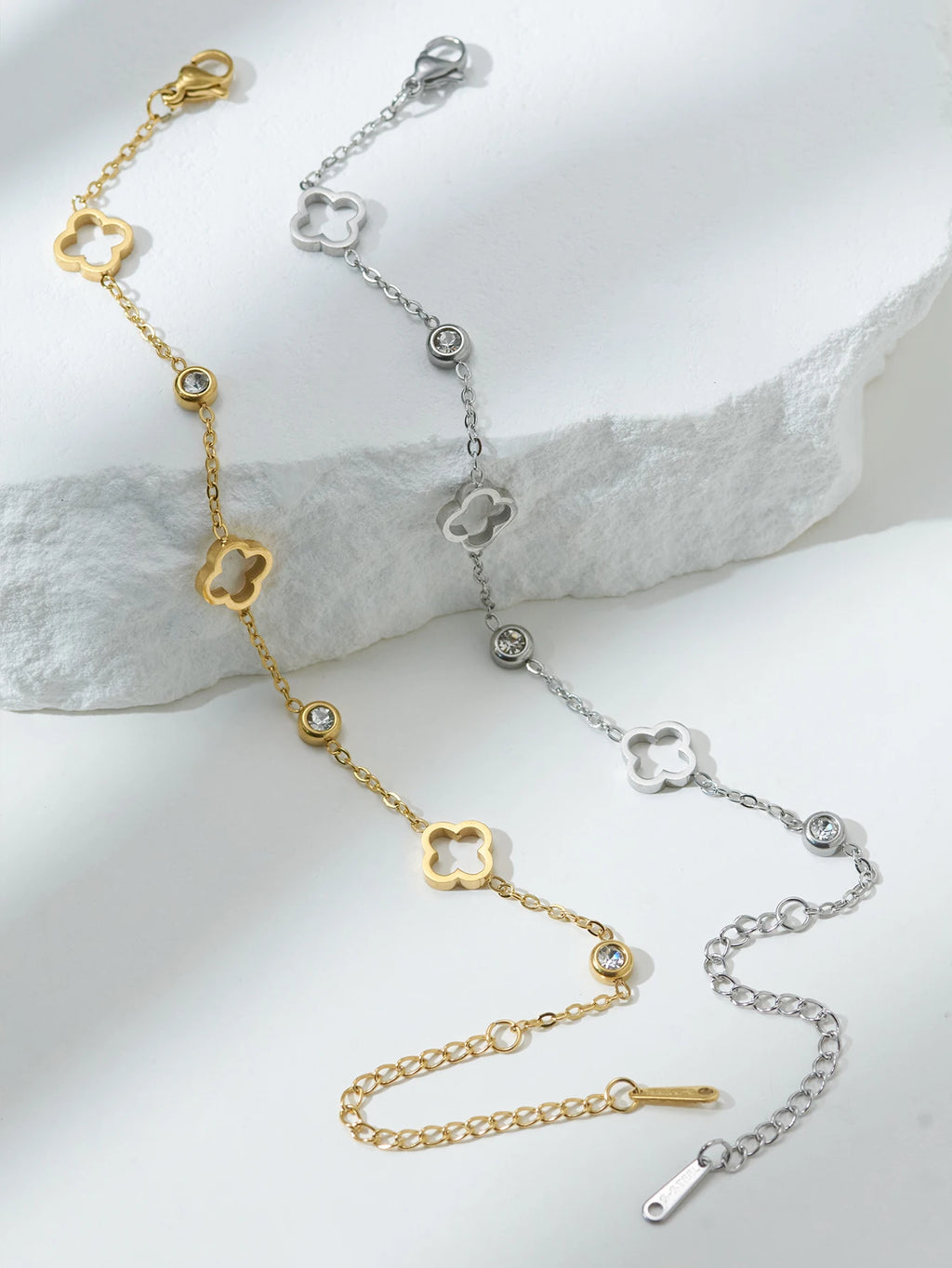 1 Piece Elegant Niche Luxury Triple Flower Bracelet  Daily Wear Gift for Friends Holiday Gift Women