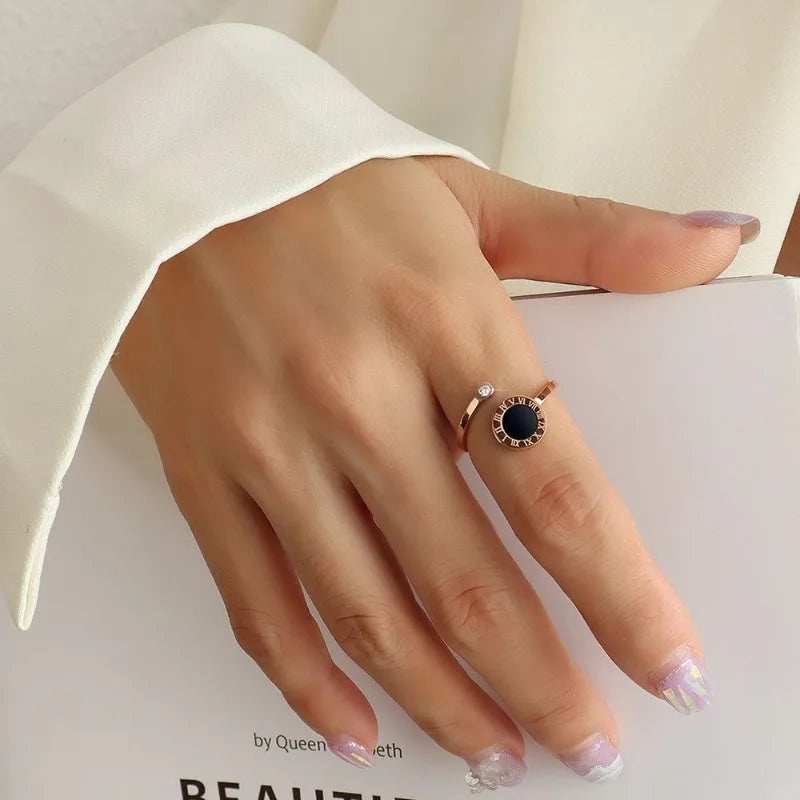 Roman Numeral Personality Design Black Enamel Rings for Women Luxury Stainless Steel Zircon Finger Jewelry Accessory Fastness