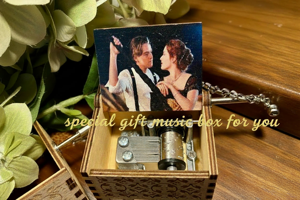 Heart of the Ocean Necklace – Titanic-Inspired Blue Crystal Pendant